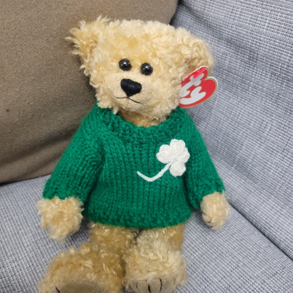 BLARNEY  KISS ME I'M IRISH  THE ATTIC TREASURE COLLECTION